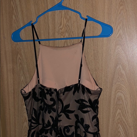 High neck black sequined cocktail dress - Picture 2 of 3